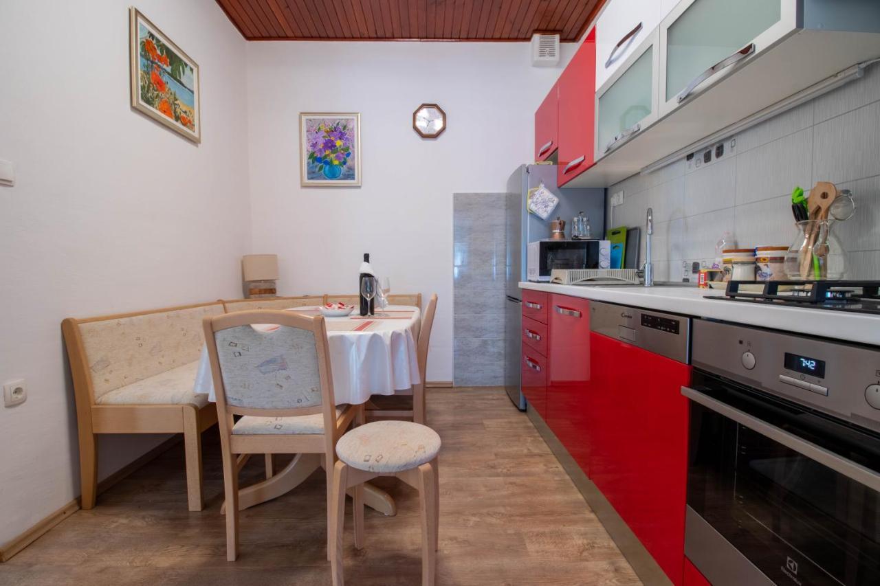 Apartman Ivan Drniš Esterno foto