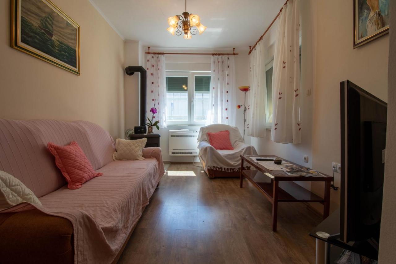 Apartman Ivan Drniš Esterno foto